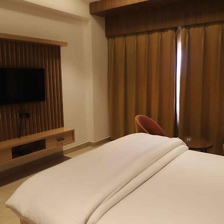 Golden Stone Resorts Alīgarh المظهر الخارجي الصورة