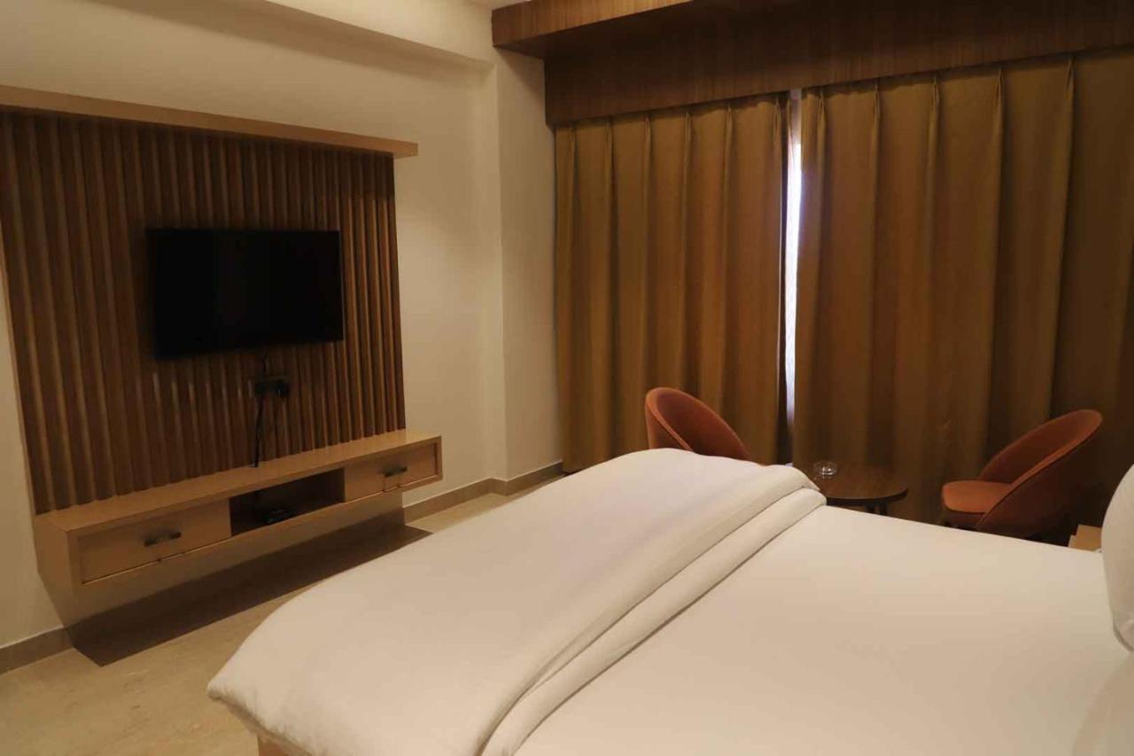 Golden Stone Resorts Alīgarh المظهر الخارجي الصورة